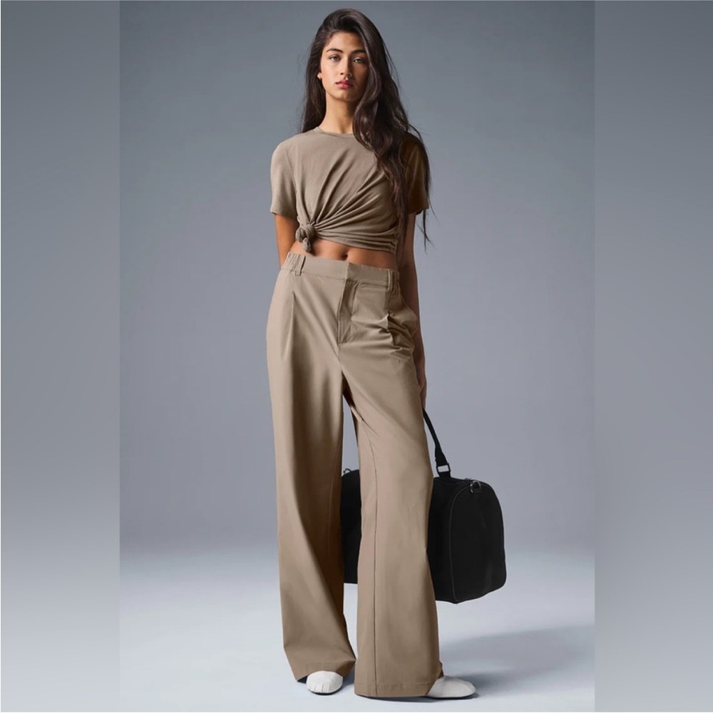 ALO High-Waist Pursuit Trouser in Gravel Regular Inseam
